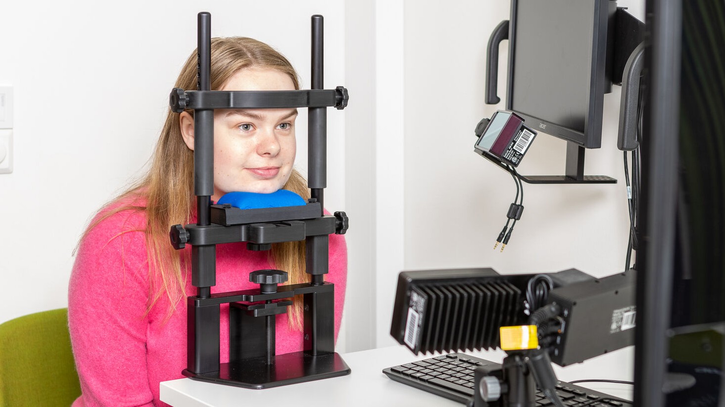 Stationary Eye-Tracker