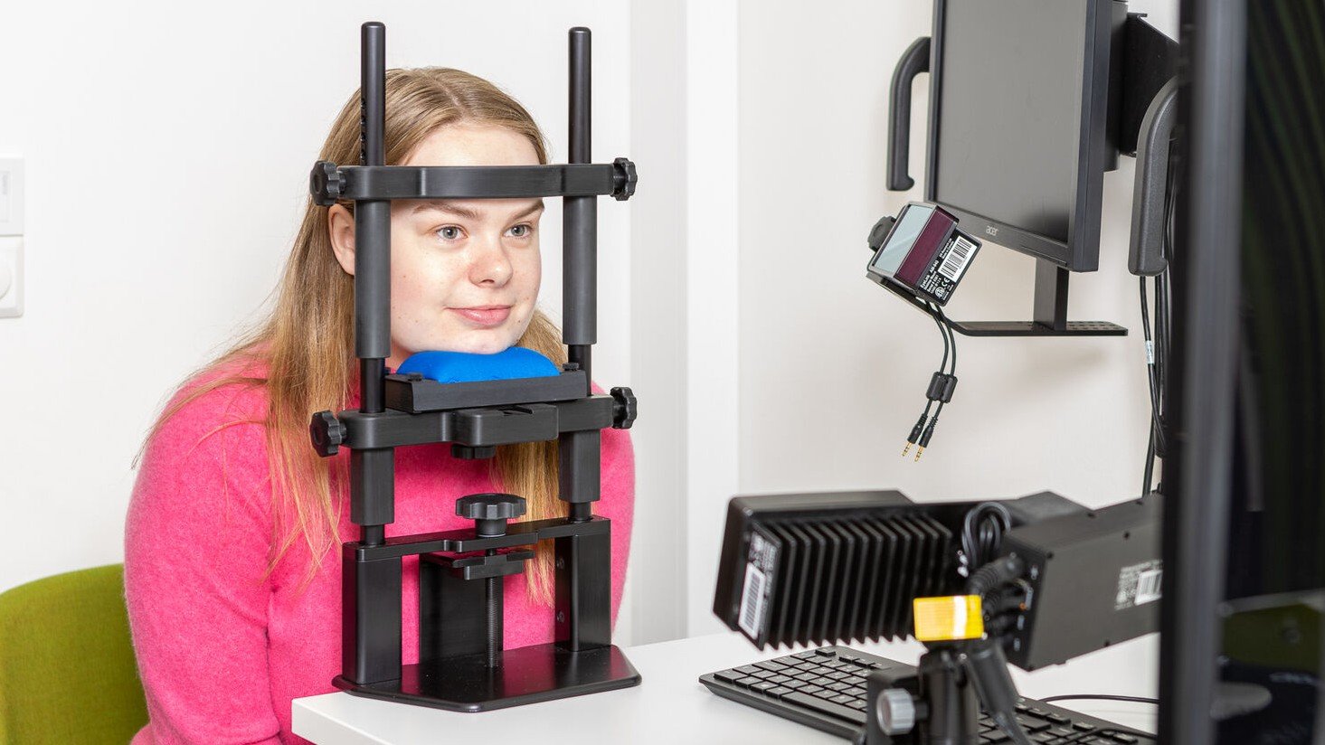 Stationary Eye-Tracker